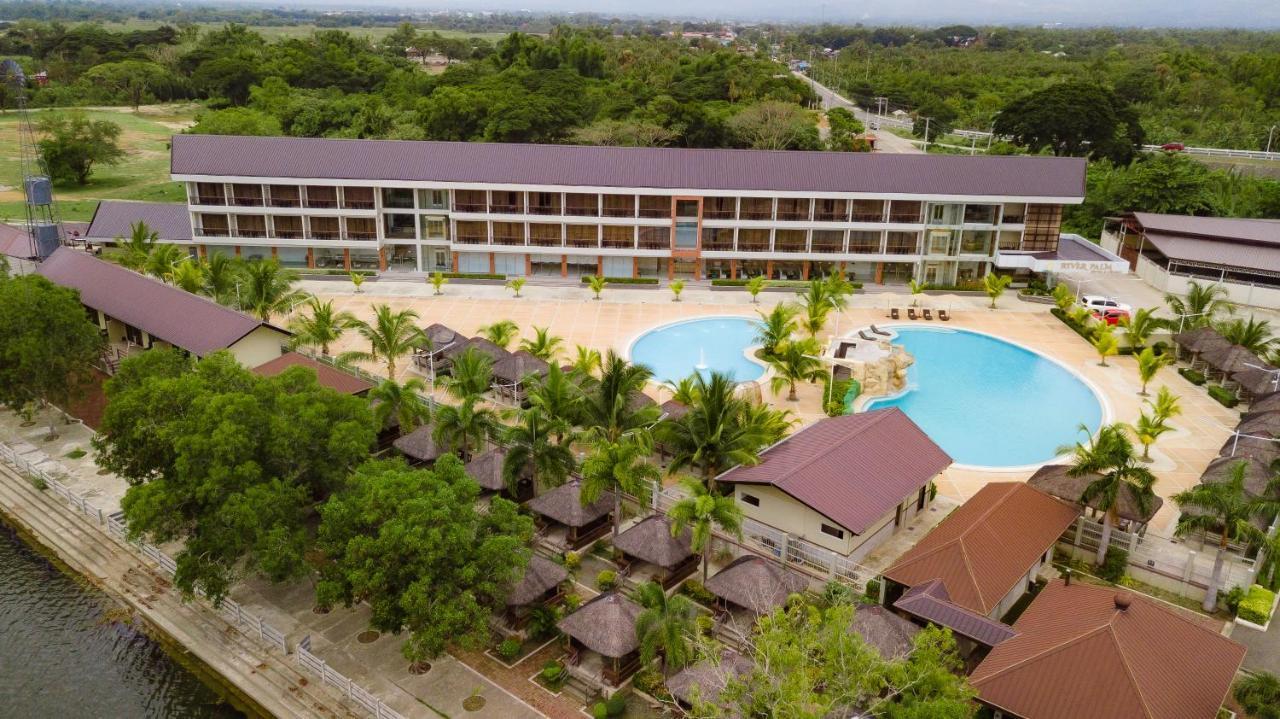 River Palm Hotel And Resort Powered By Cocotel Bugallon Экстерьер фото